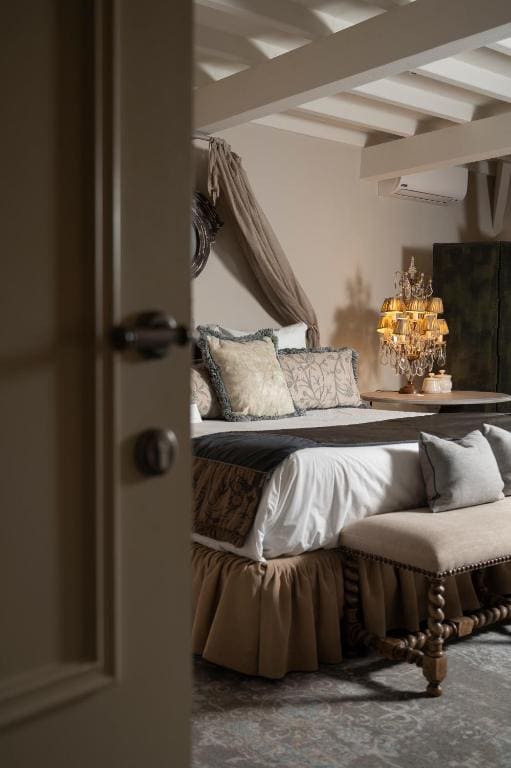 Executive Suite room - Image 1