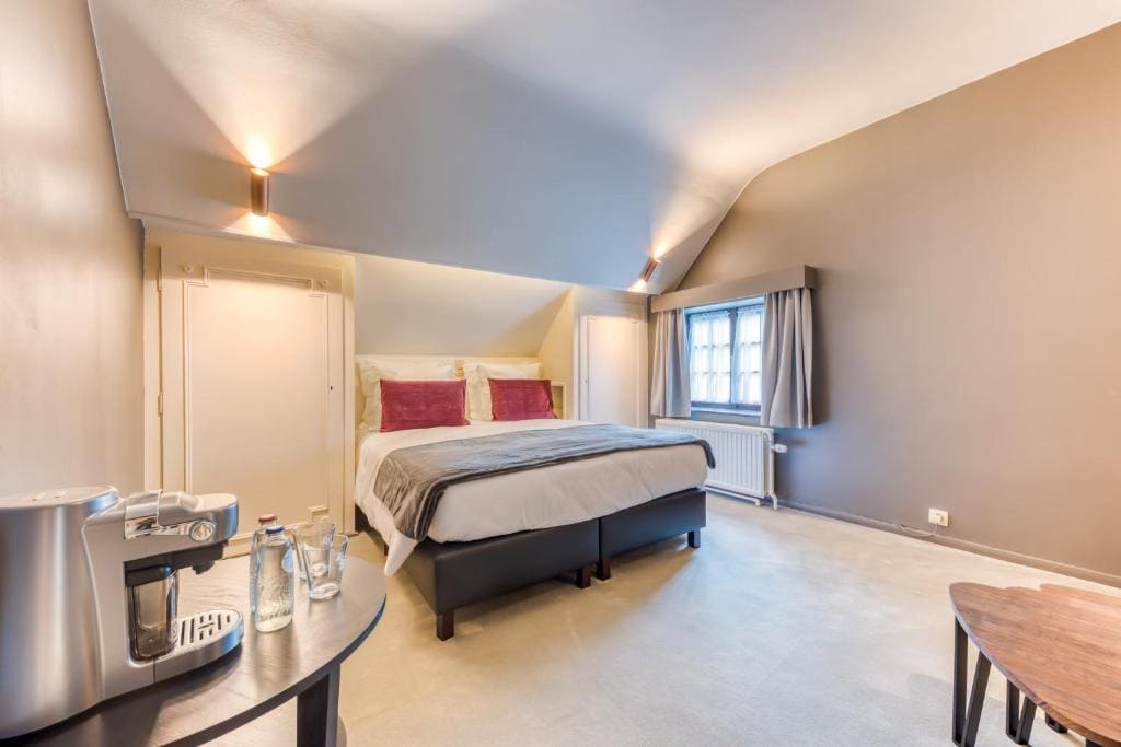 Deluxe Room room - Image 2