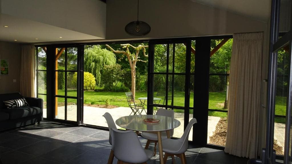 Double Room with Garden View room - Image 3