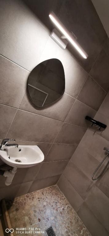 Double Room with Private Bathroom room - Image 2