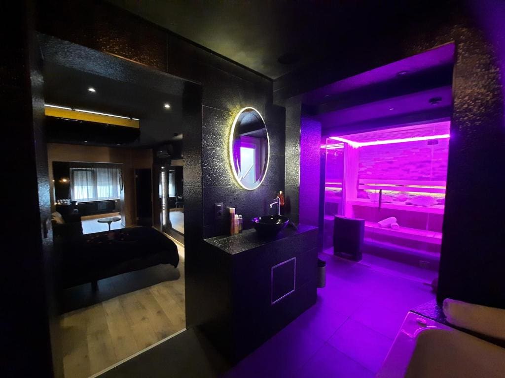 Junior Suite with Private Pool room - Image 1