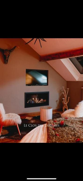 Queen Suite with Spa Bath room - Image 1