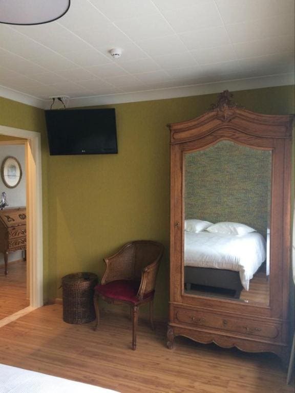 Double or Twin Room with Private Bathroom room - Image 2
