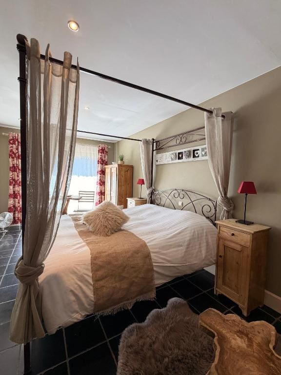 Queen Room room - Image 1