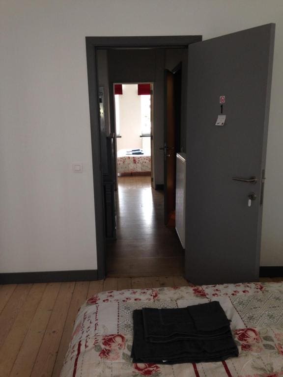 Five-Bedroom House room - Image 2