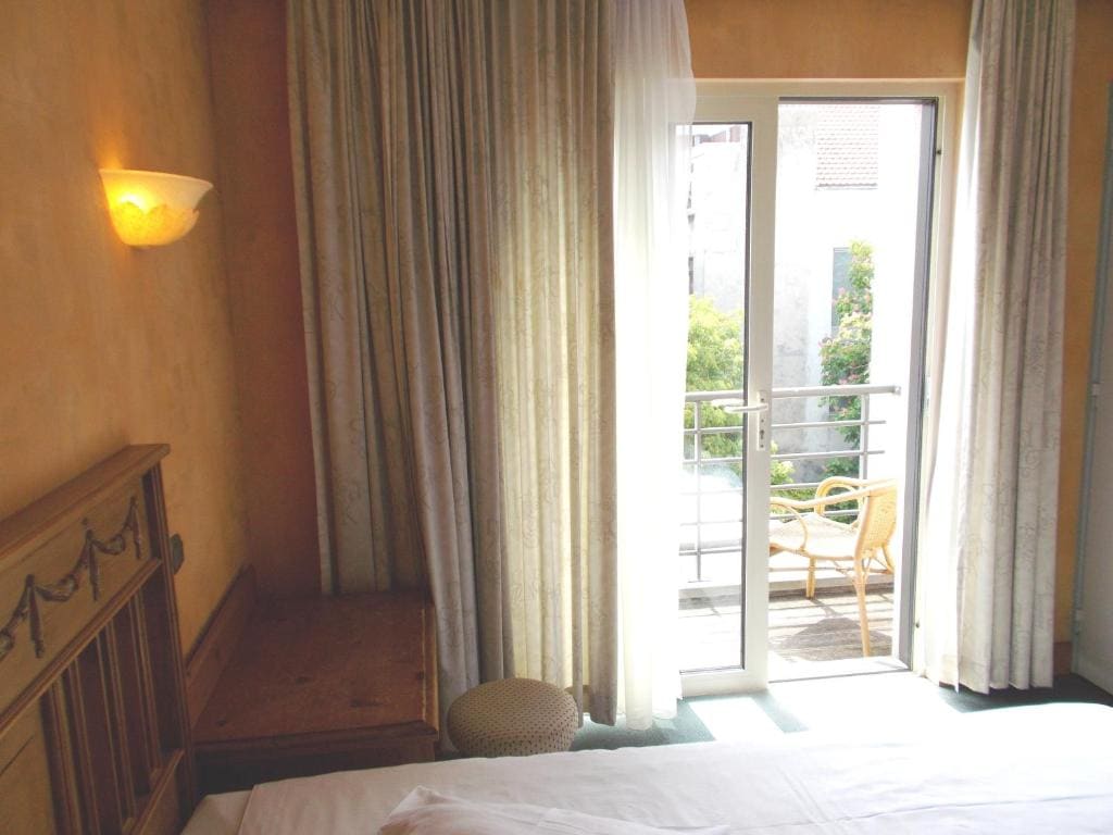 Double Room with Private Shower room - Image 1