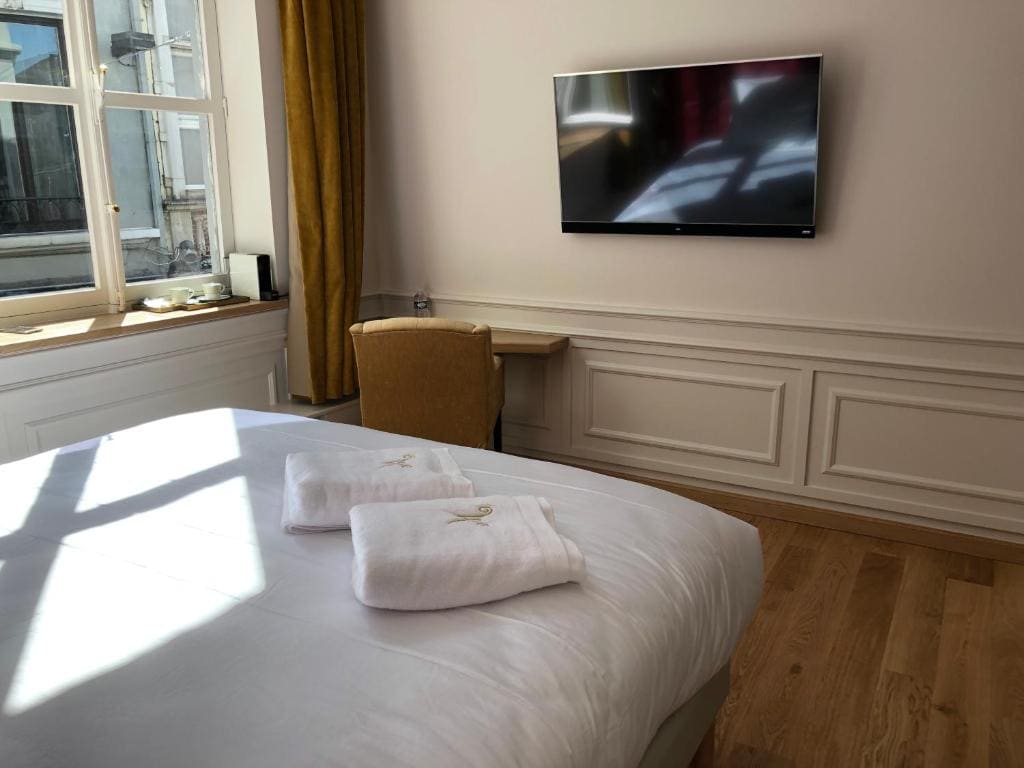 Deluxe Room room - Image 1