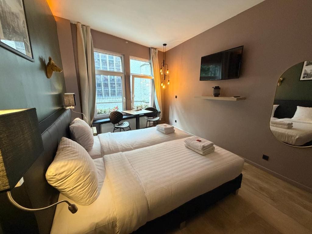 Superior Double or Twin Room room - Image 3