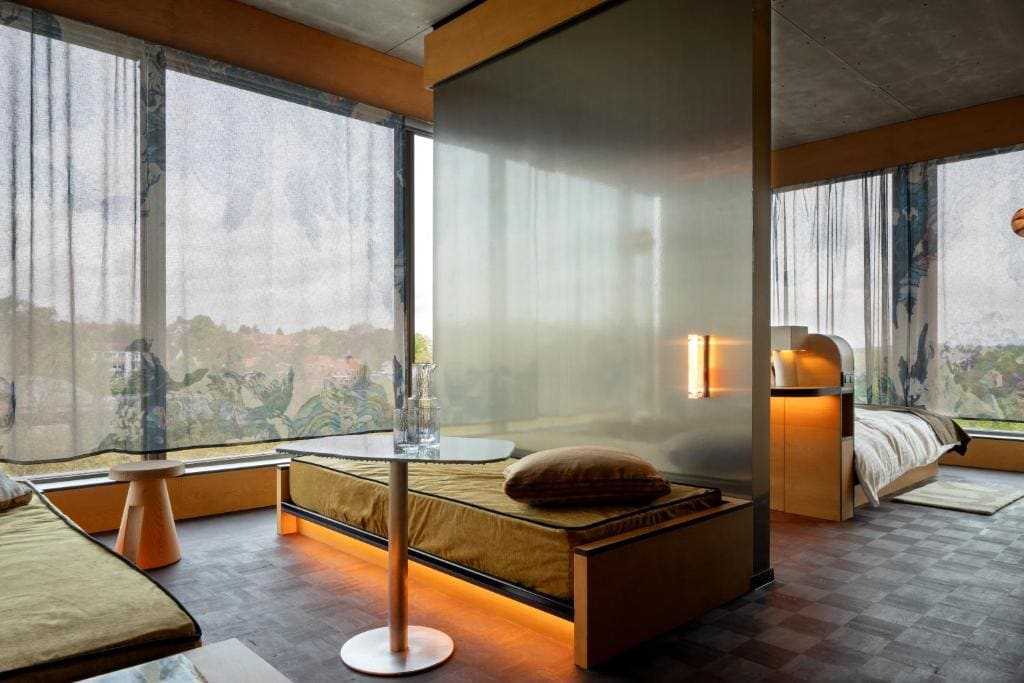 40 Panorama room - Image 2