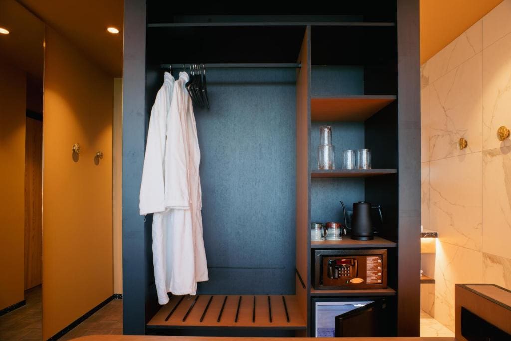 30 room - Image 3