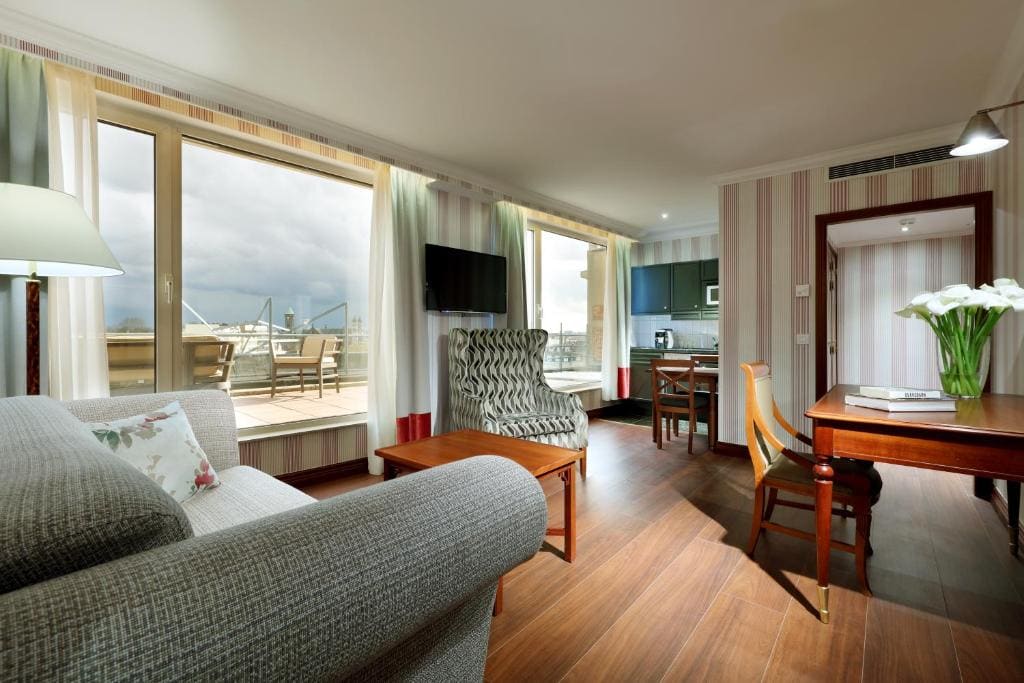Junior Suite with Terrace room - Image 2