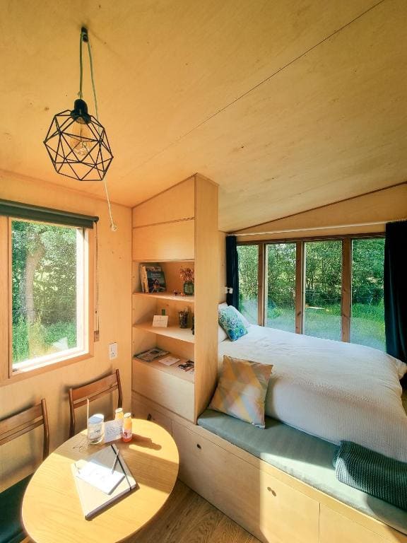 Tent room - Image 1
