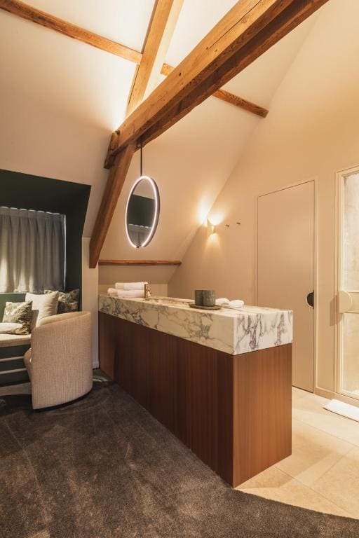 Deluxe King Room room - Image 1