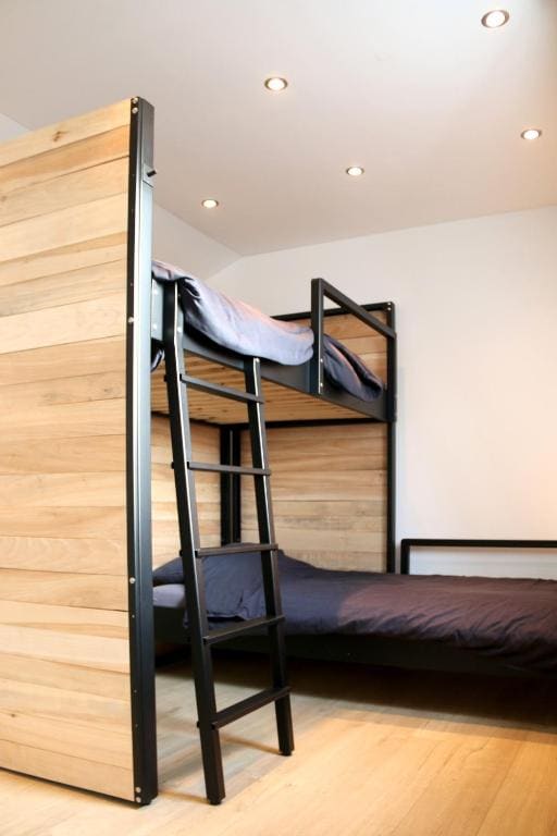 Room room - Image 2