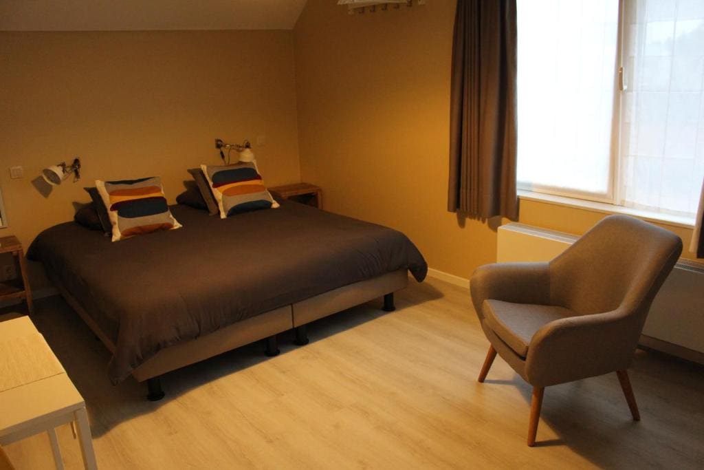 Deluxe Double Room with Bath room - Image 2