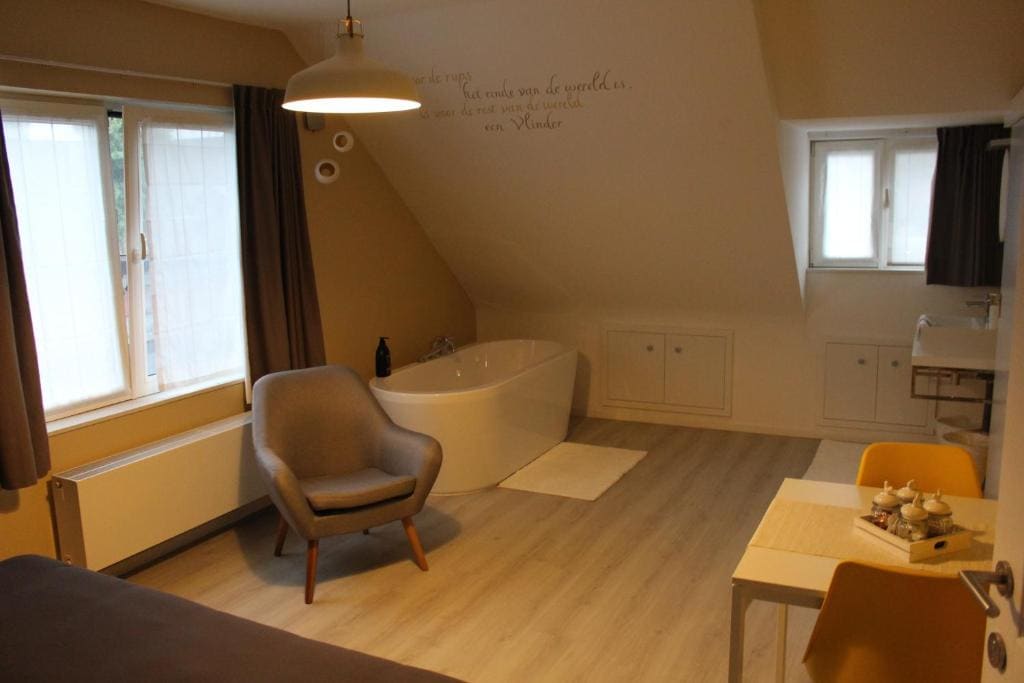 Deluxe Double Room with Bath room - Image 1