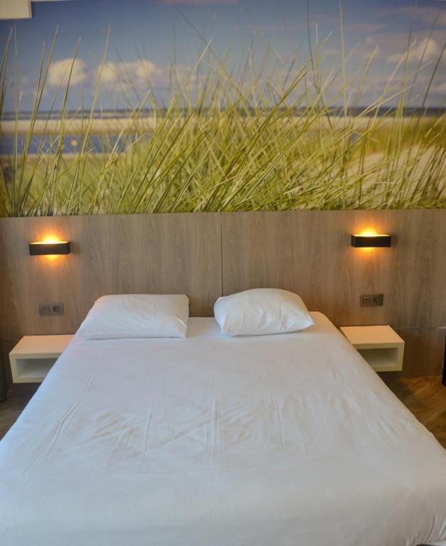 Double Room Lateral Sea View room - Image 2
