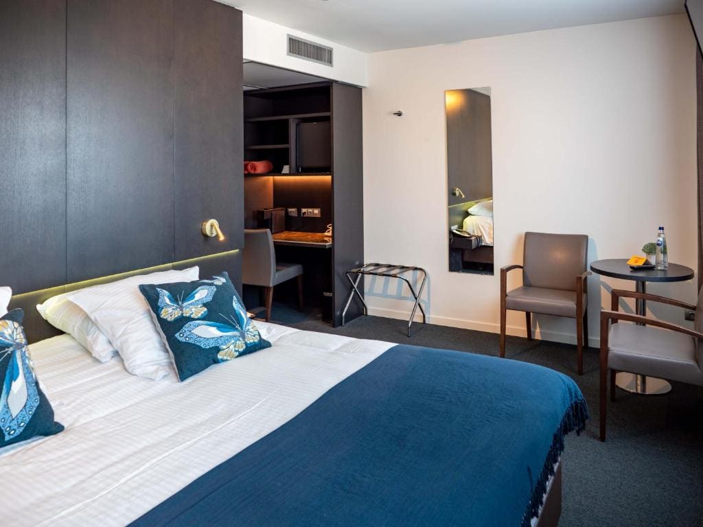 Superior Double or Twin Room room - Image 2