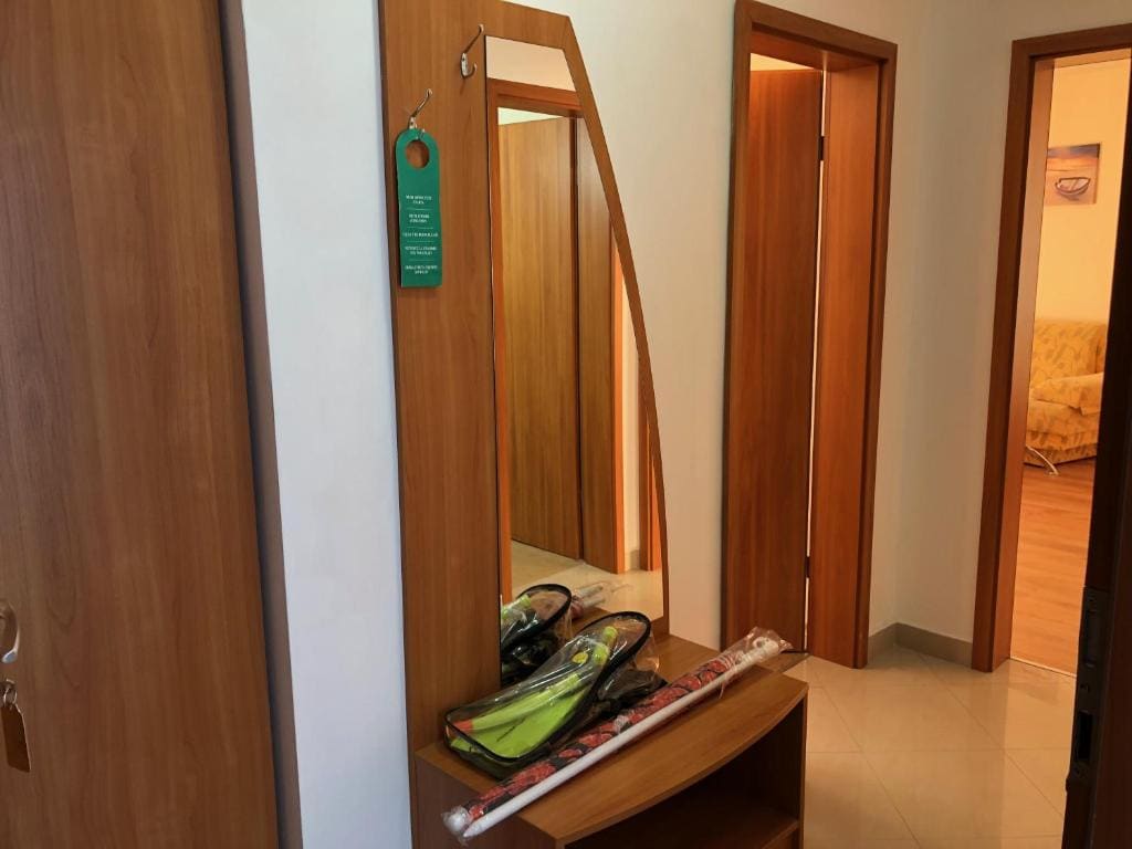 One-Bedroom Apartment with Balcony room - Image 2