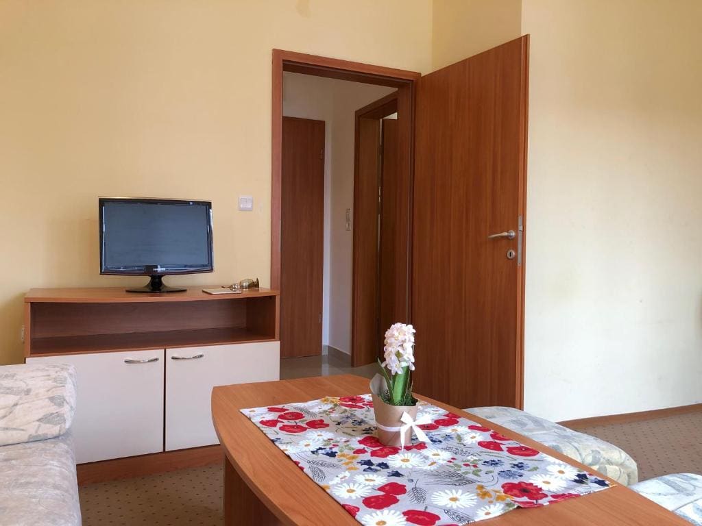 Studio with Balcony room - Image 2