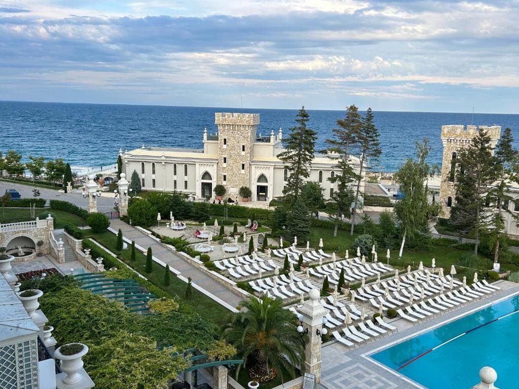 Deluxe Double Room with Balcony and Sea View and Free Access to AquaHouse Thermal & Beach room - Image 1