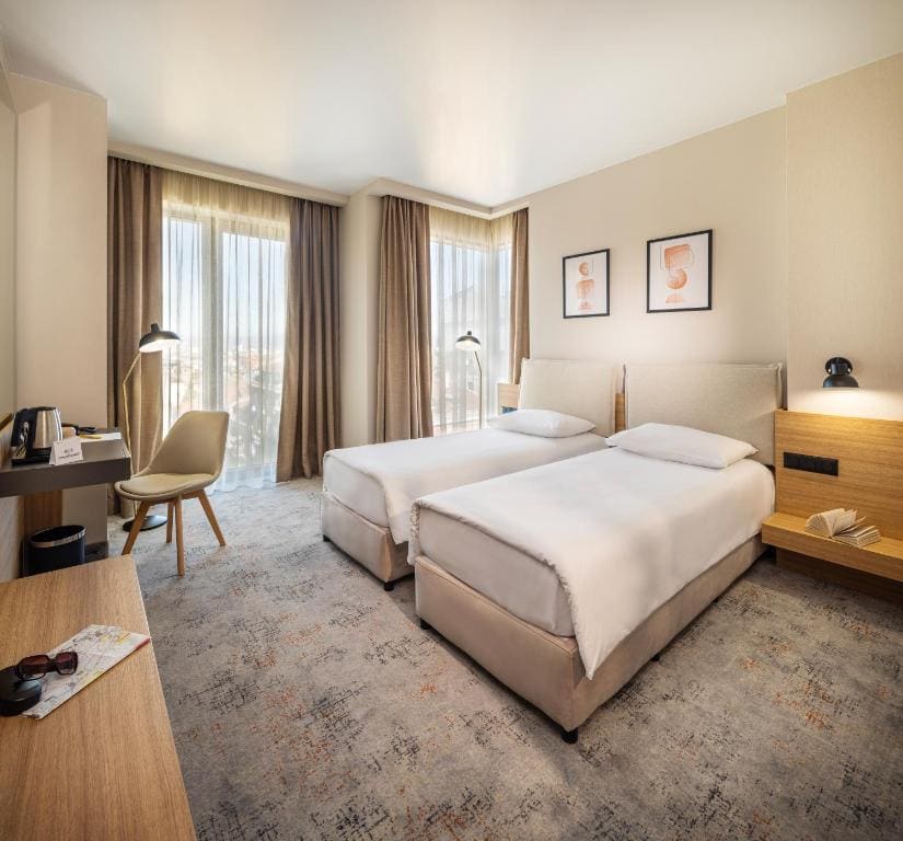 Deluxe Twin Room room - Image 1