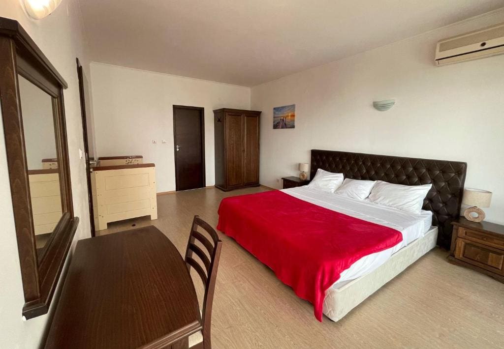 Apartment with View and Balcony room - Image 1
