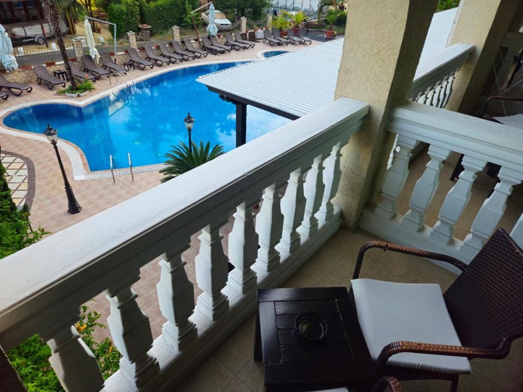 Double Room with Balcony room - Image 1
