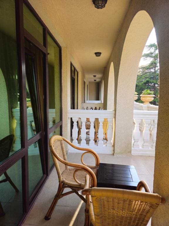 Double Room with Balcony room - Image 3