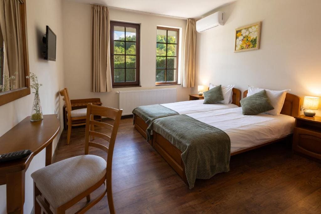 Standard Twin Room room - Image 2