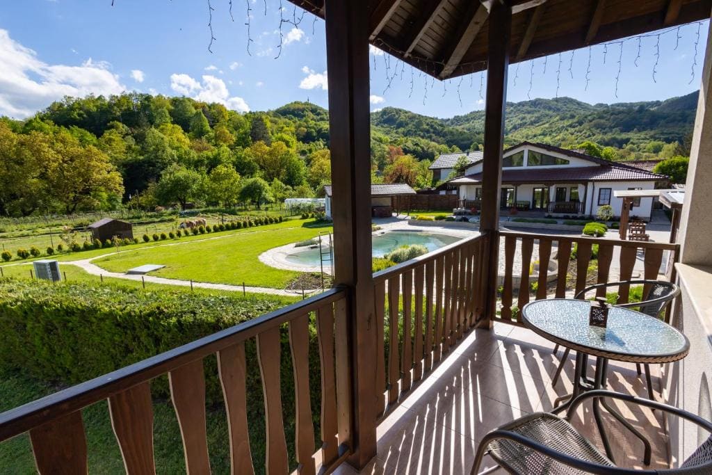Triple Room with Mountain View room - Image 3