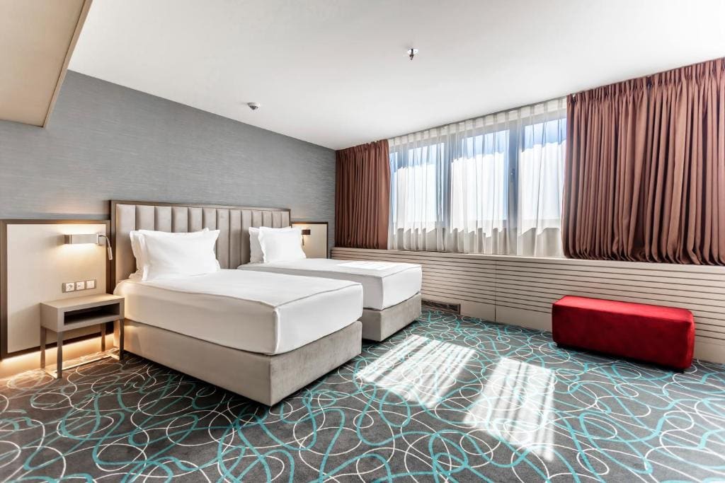 Deluxe Twin Room room - Image 1