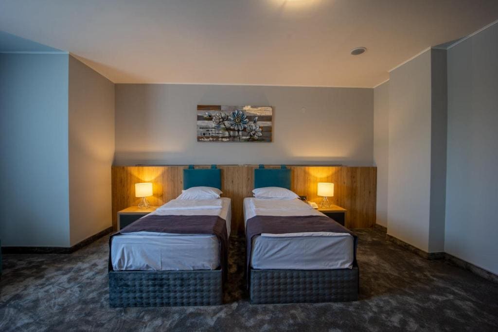 Deluxe Twin Room room - Image 1