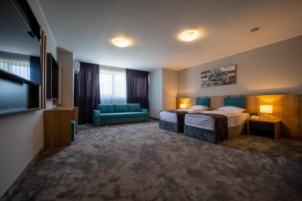 Deluxe Twin Room room - Image 3