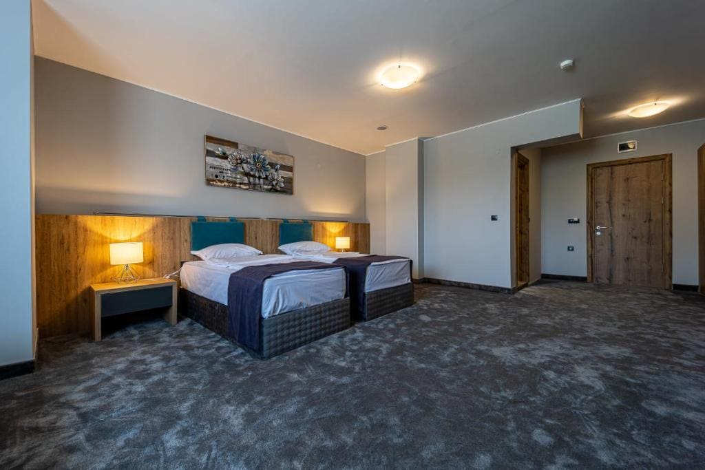 Deluxe Twin Room room - Image 2