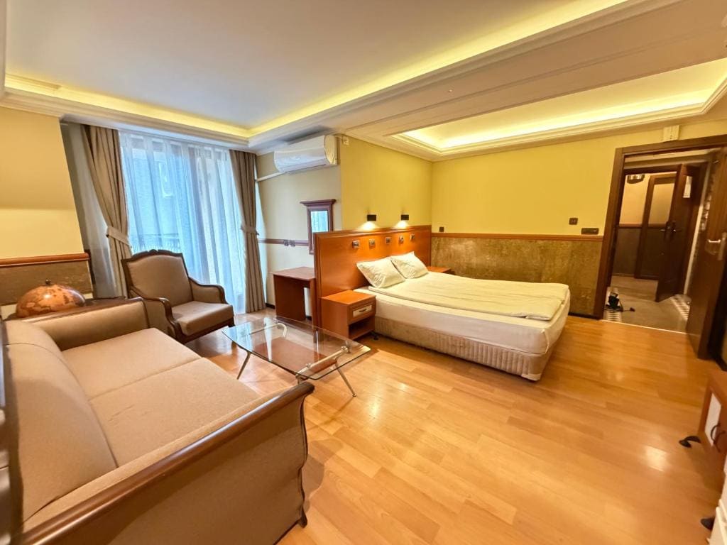 Superior Double Room room - Image 2