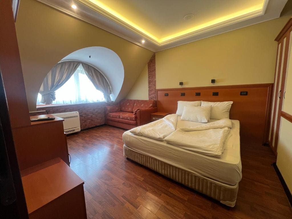 Apartment with City View room - Image 1