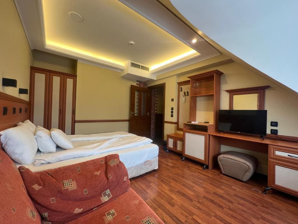 Apartment with City View room - Image 2
