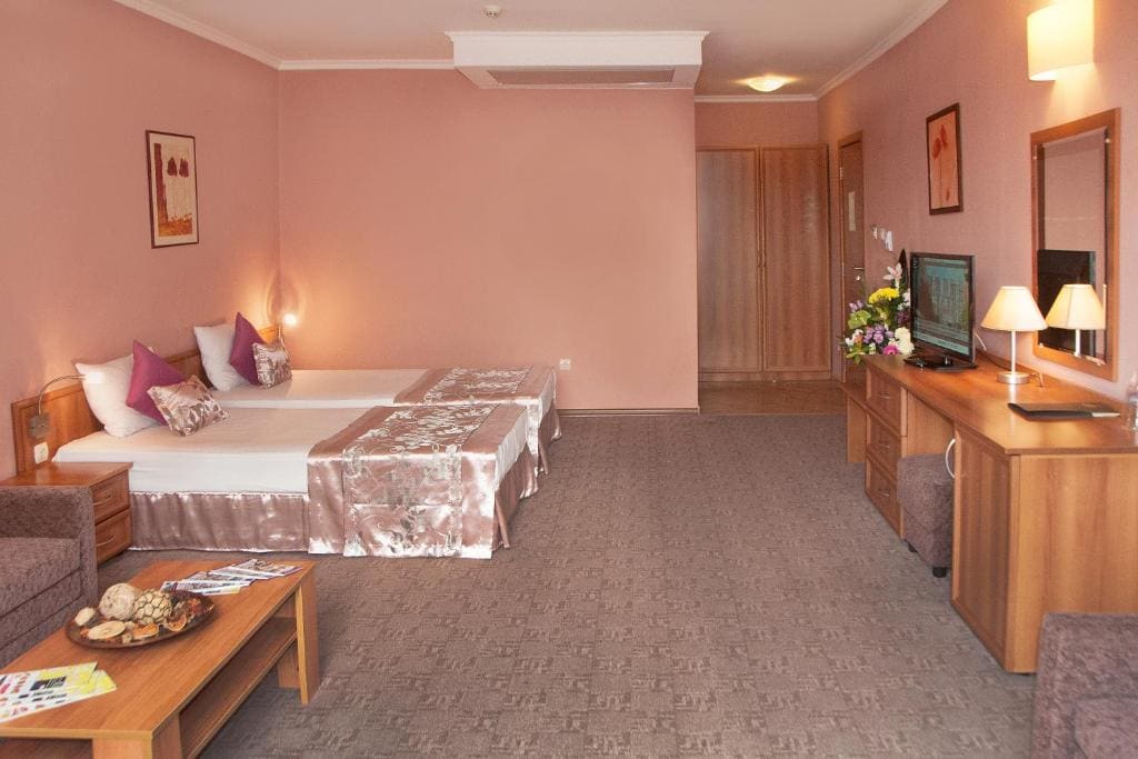 Superior Junior Suite room - Image 3