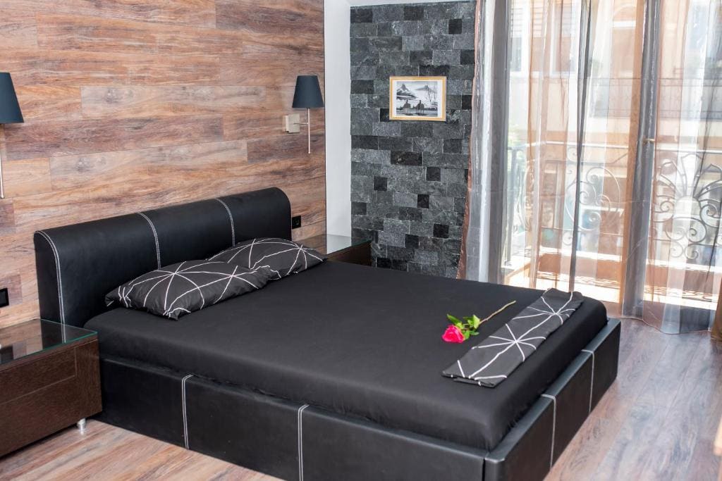 Deluxe Double Room with Extra Bed room - Image 2