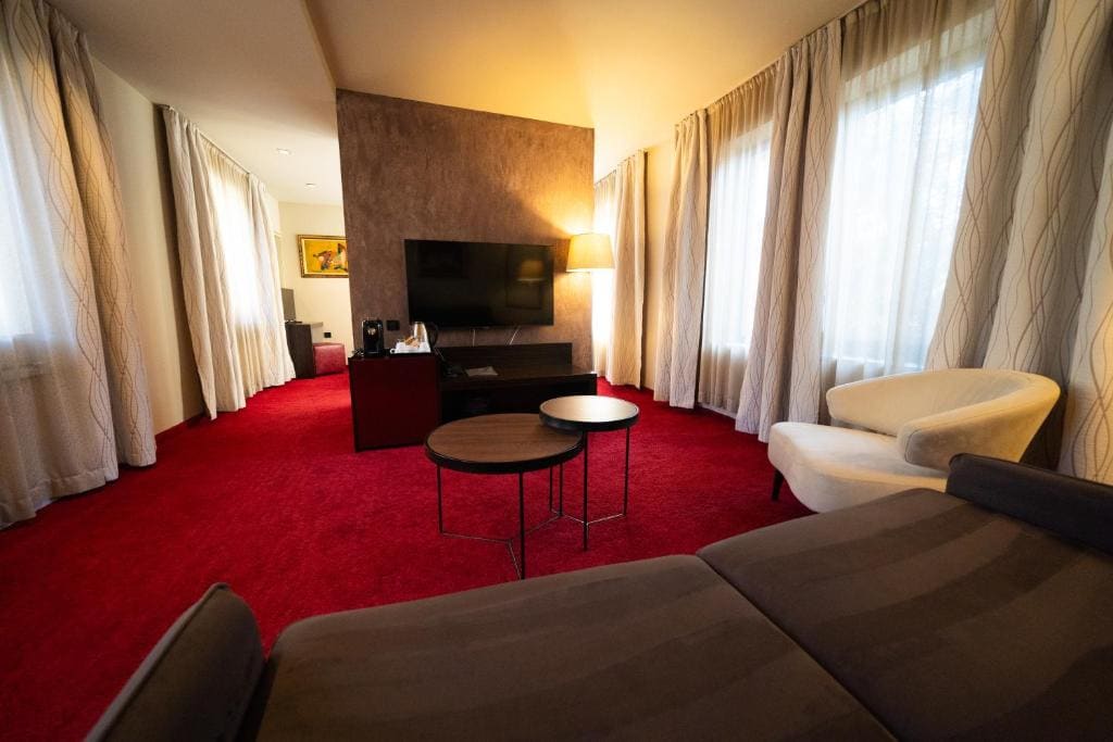 Studio with Balcony room - Image 3