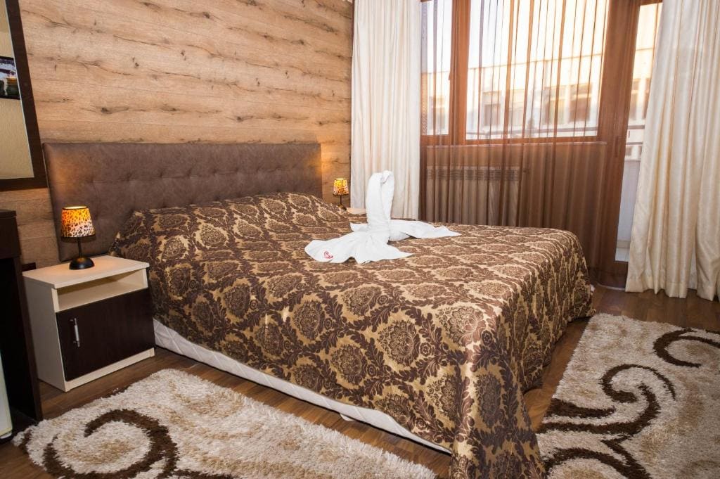 Deluxe Double Room with Balcony room - Image 2