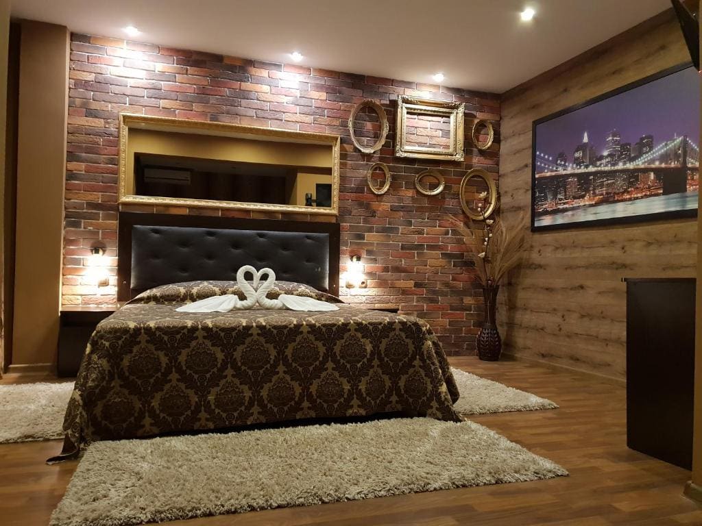 Junior Suite with Balcony room - Image 3