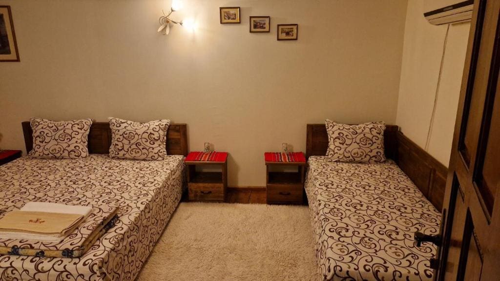 Triple Room with Bathroom room - Image 1