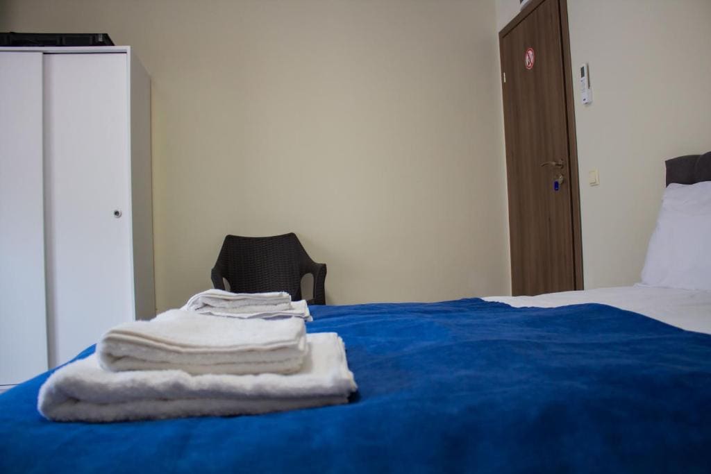 Double or Twin Room with Swimming Pool Access room - Image 2