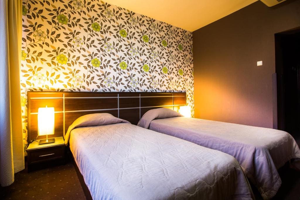 Standard Twin Room room - Image 2