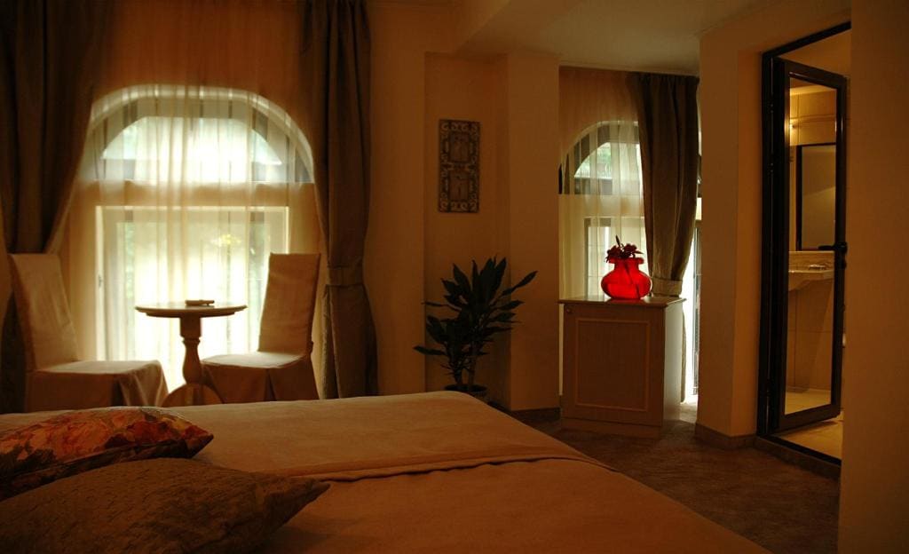 Lux Double Room room - Image 1
