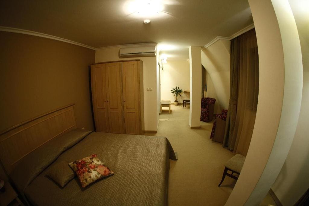 Lux Double Room room - Image 2