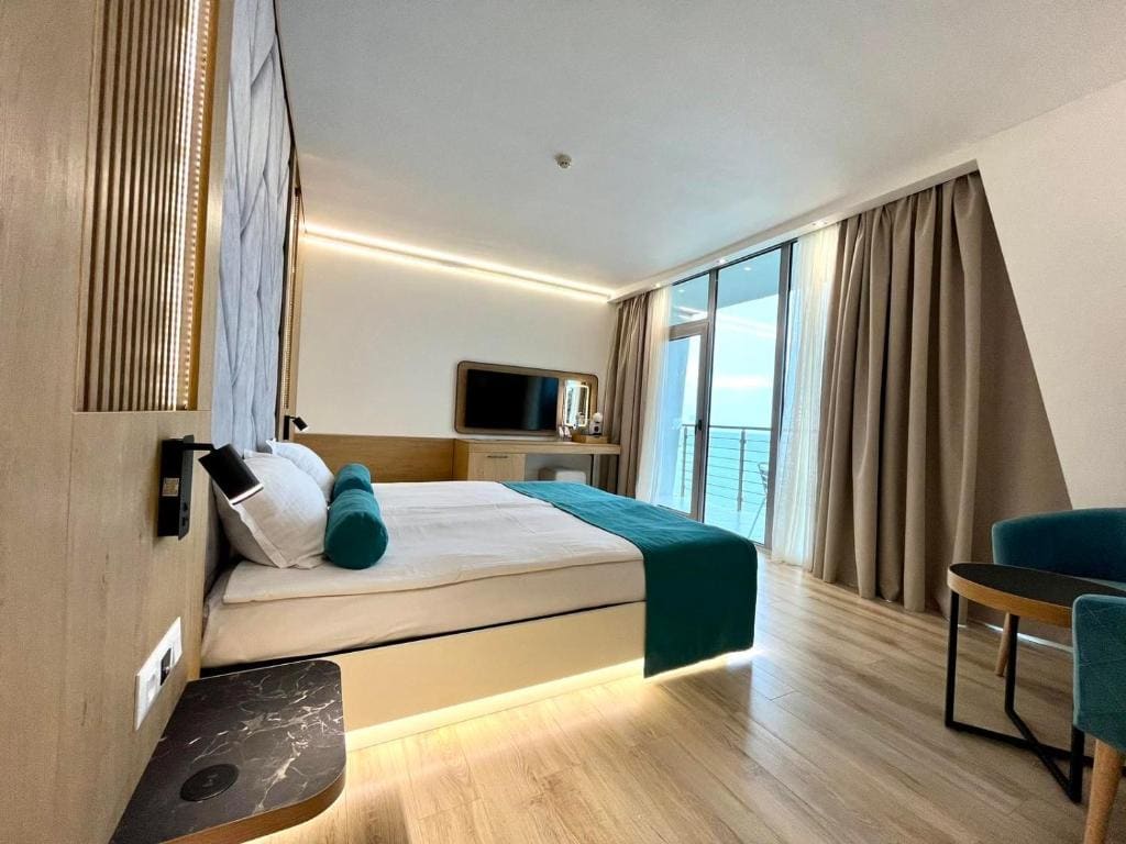 Premium Double Room Sea View room - Image 2