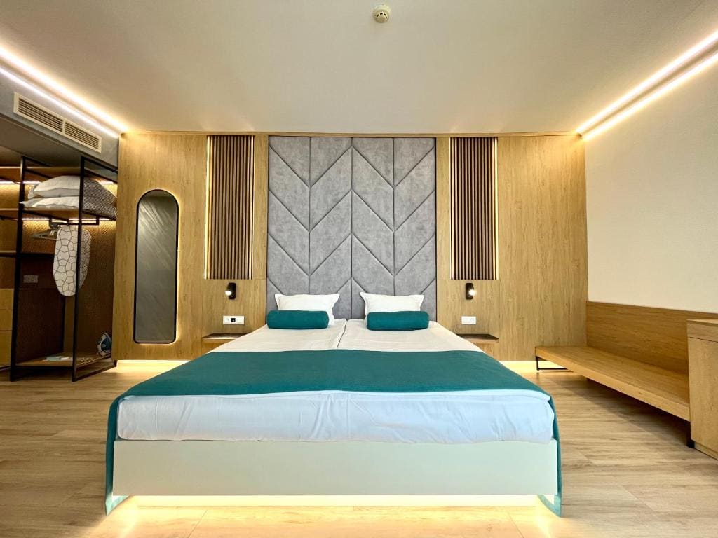 Premium Double Room Sea View room - Image 3